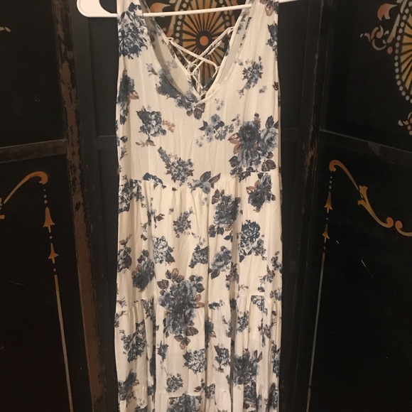 White floral sundress - Picture 2 of 5